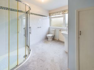 En-suite- click for photo gallery